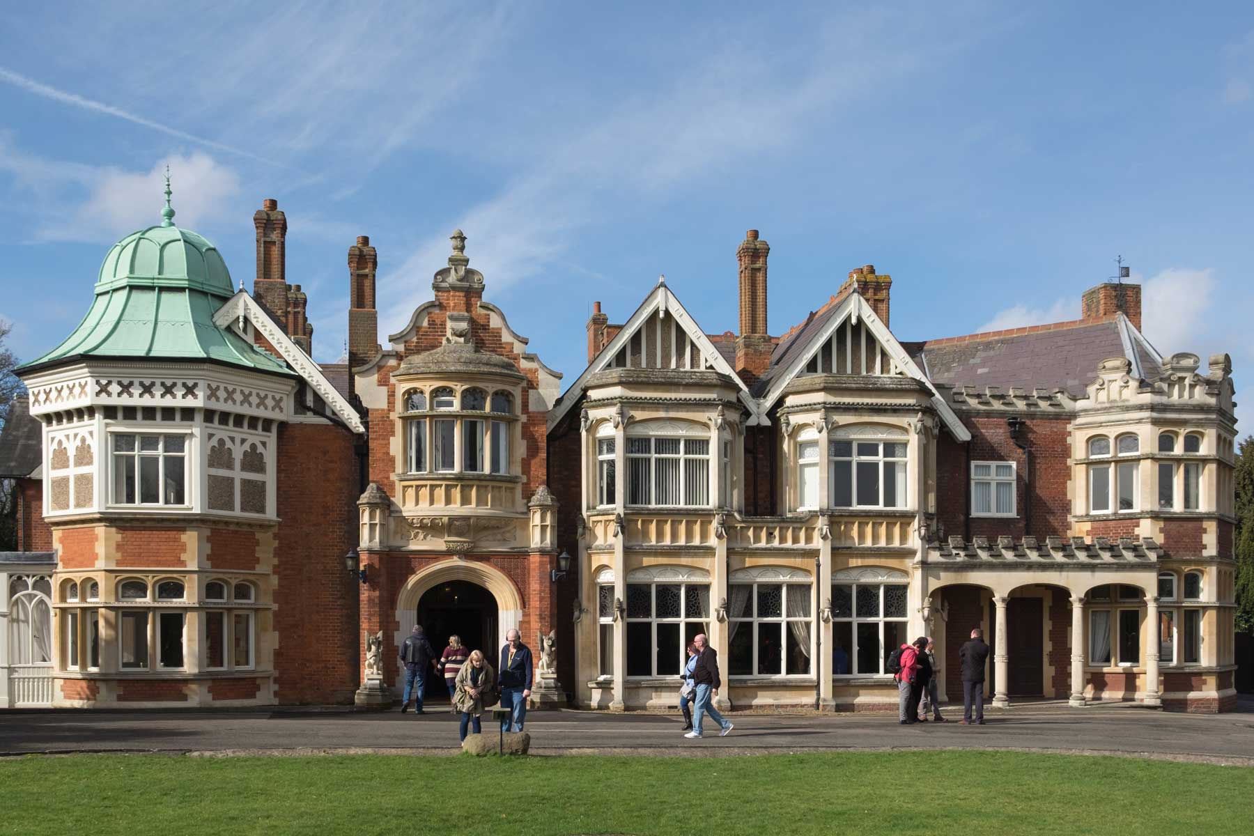 Bletchley Park Mansion from London Country Tours