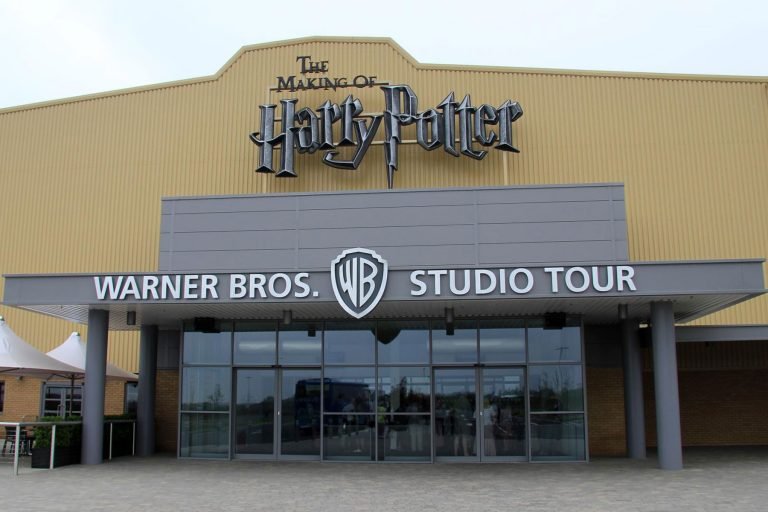 Harry_Potter_Leavesden_entrance from London Country Tours